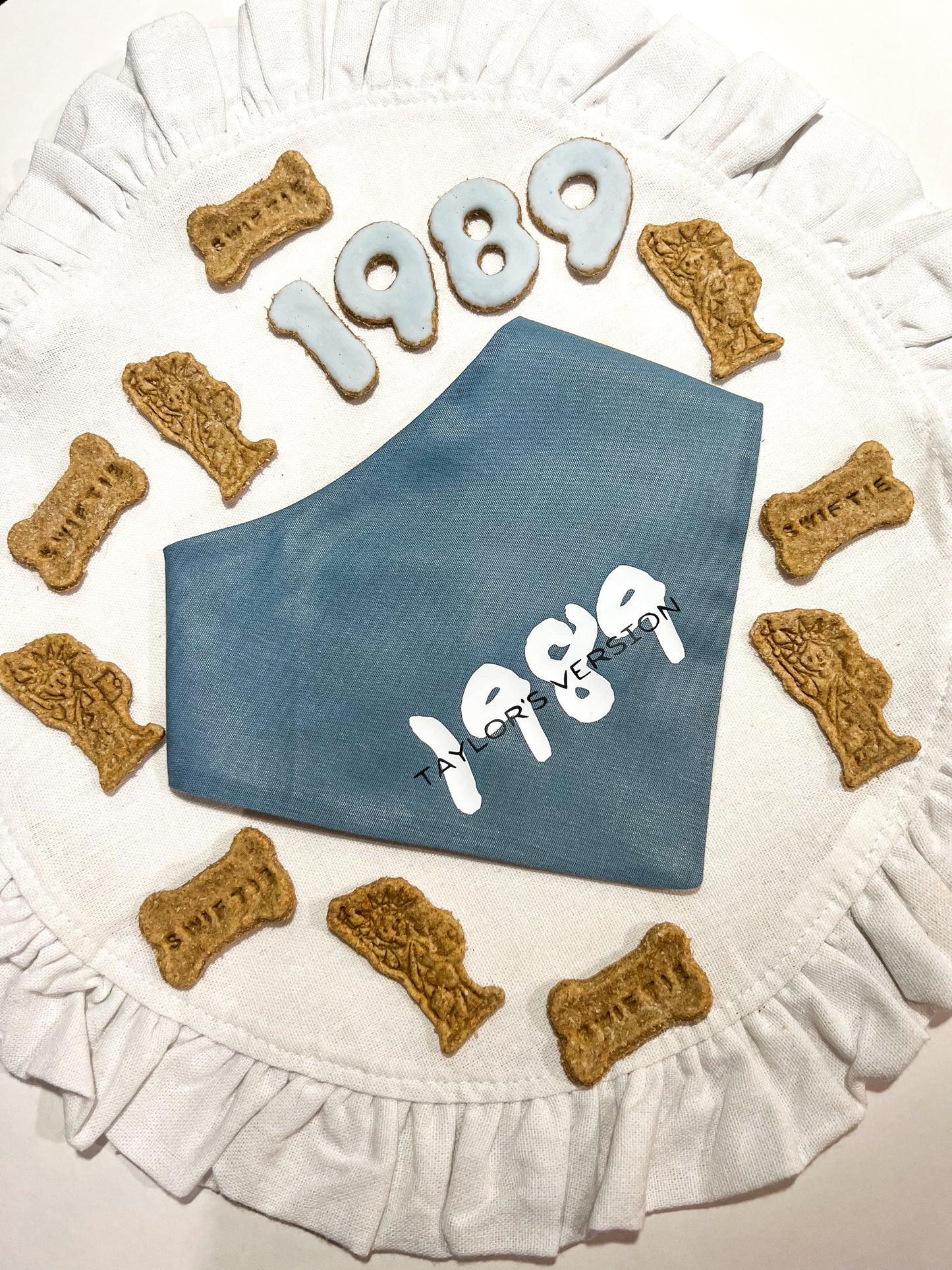 1989 Treat and bandana bundle